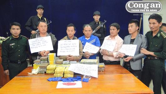 Bắt vụ vận chuyển 91 bánh heroin và hơn 35.000 viên ma túy tổng hợp