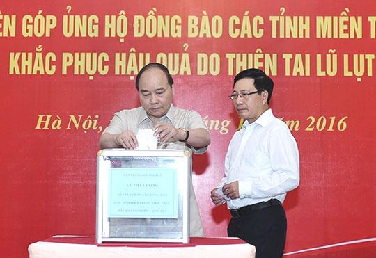 Tiếp cận rốn lũ Hương Khê: Nước mắt hòa trong nước lũ
