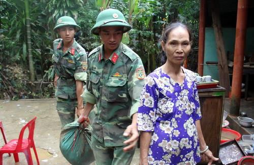 Tình quân dân trong lũ dữ