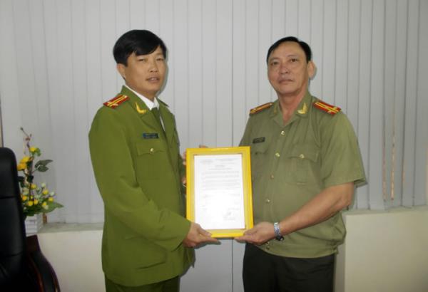 Khen thưởng đột xuất thành tích phá án