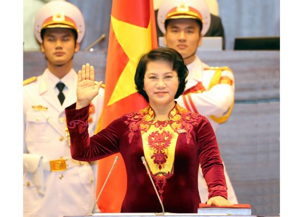 Kỳ họp thứ 11, Quốc hội khóa XIII: Bà Nguyễn Thị Kim Ngân trở thành nữ Chủ tịch Quốc hội đầu tiên