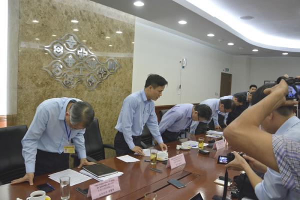 Diễn biến vụ cá chết hàng loạt ở miền Trung: Đại diện Formosa Hà Tĩnh cúi đầu xin lỗi