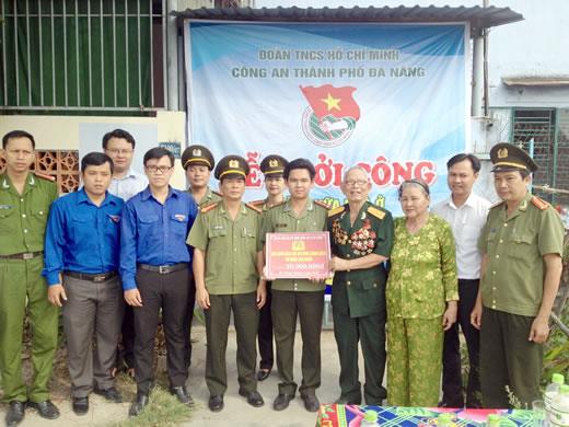 Sửa chữa nhà cho Anh hùng lực lượng vũ trang CAND