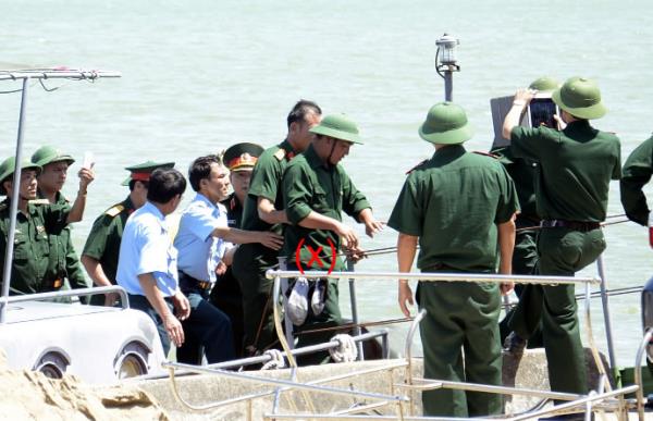 Vụ máy bay quân sự Su-30MK2 gặp nạn: Một trong hai phi công đã được cứu và đưa về đất liền an toàn