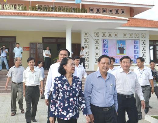 Trưởng ban Dân vận Trung ương kiểm tra chương trình xây dựng nông thôn mới tại Hòa Vang