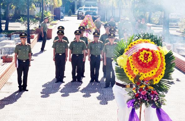 Nhiều hoạt động nhân kỷ niệm 70 năm Ngày truyền thống lực lượng An ninh nhân dân