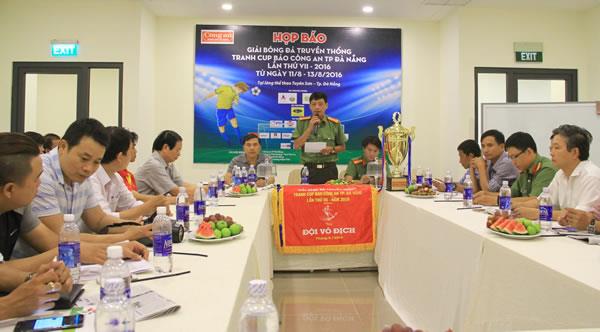 12 đội tranh tài Giải bóng đá truyền thống tranh Cúp Báo Công an TP Đà Nẵng lần thứ VII