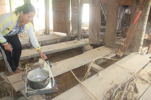 Sự cố bục cửa van số 2 đập Thủy điện Sông Bung 2 (Quảng Nam): Tan hoang làng Pà ooi