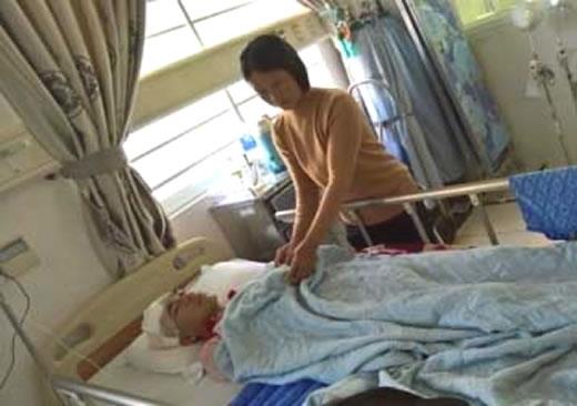 Côn đồ đánh người trọng thương