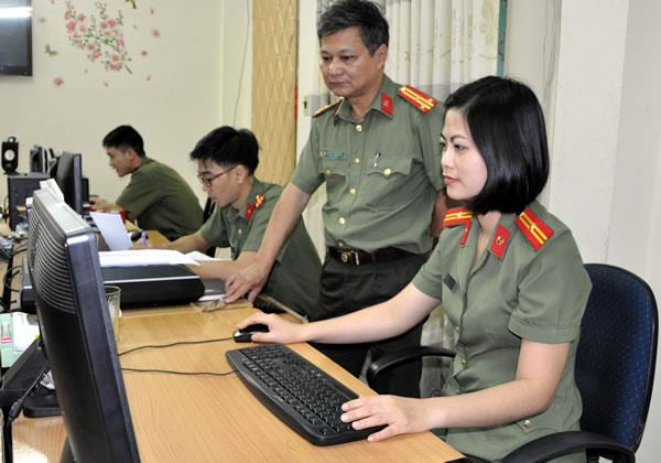 Thầm lặng sau những chiến công...