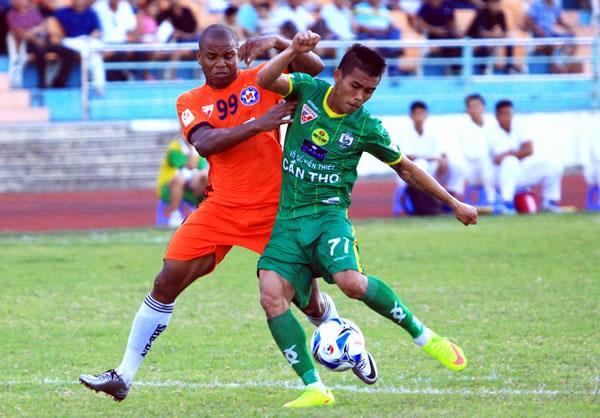 Trước vòng 11 V-League: Nóng cả hai đầu