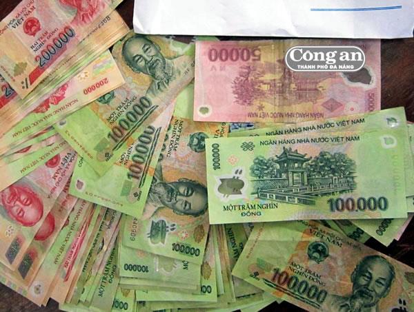 Trộm tiền vợ đánh bạc