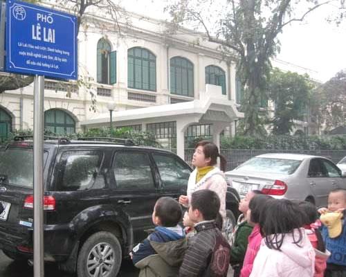 Học sử qua tên đường