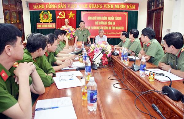Thứ trưởng Nguyễn Văn Sơn thăm và làm việc tại Công an tỉnh Quảng Trị