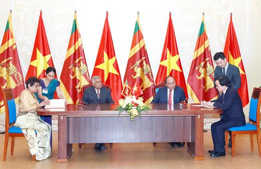 Thủ tướng Nguyễn Xuân Phúc đón, hội đàm với Thủ tướng Sri Lanka