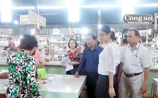 Kiểm tra, thẩm định chợ an toàn thực phẩm