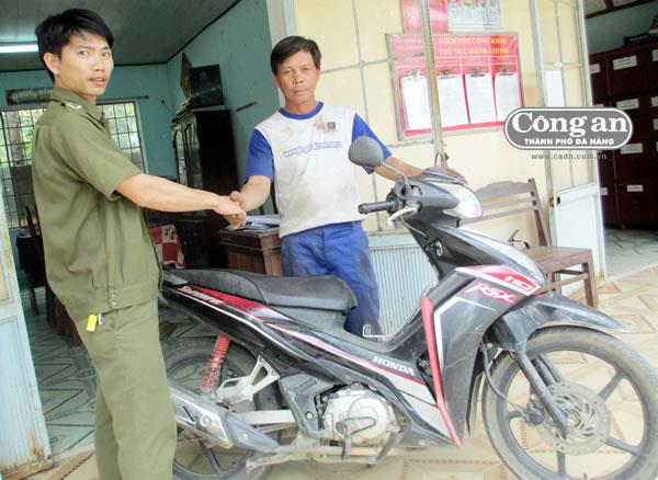 Con nghiện chích xe máy