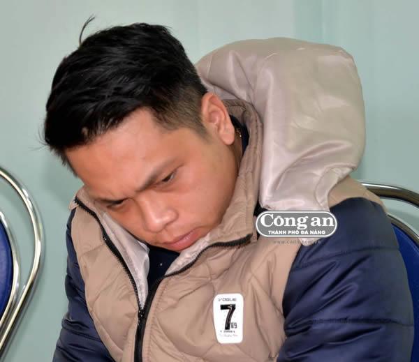 Cầm sổ đỏ giả lấy hàng tỷ đồng cá độ bóng đá