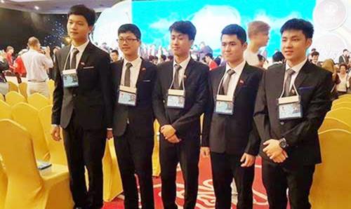 Mưa vàng với các đoàn học sinh Việt Nam ở Olympic quốc tế