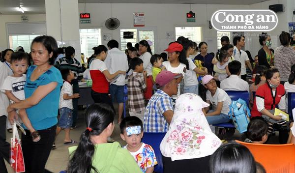 Hiến kế cho ngành Y (Bài 1: Giải bài toán quá tải)