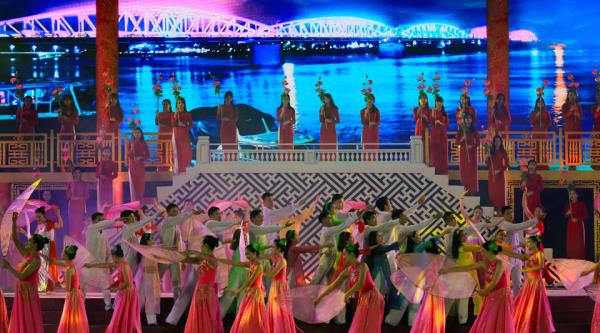 Khai hội Festival Huế 2018: Tỏa sáng miền di sản