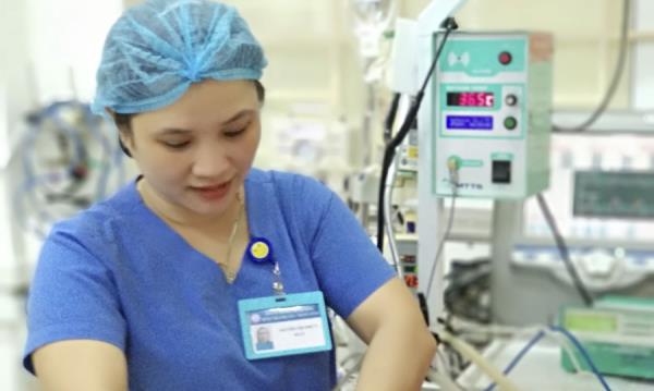 Kỷ niệm Ngày Thầy thuốc Việt Nam: Tỏa sáng Blouse trắng