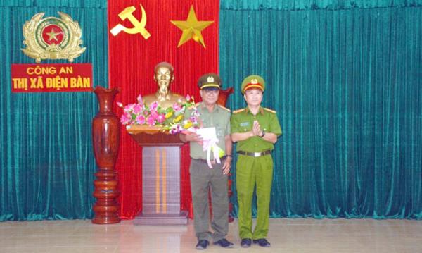 Khen thưởng thành tích triệt phá đường dây tín dụng đen