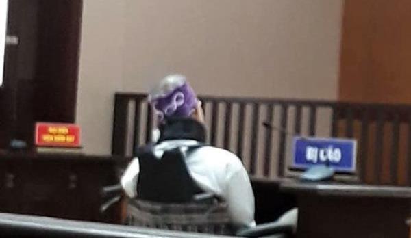 Trùm đa cấp MB24 ở Quảng Ninh ngồi xe lăn hầu tòa