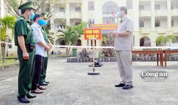 Bí thư Tỉnh ủy Quảng Nam thăm, động viên cán bộ tại cơ sở cách ly