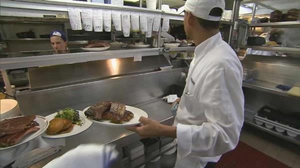 Người Mỹ lo mất việc vì dịch Covid-19