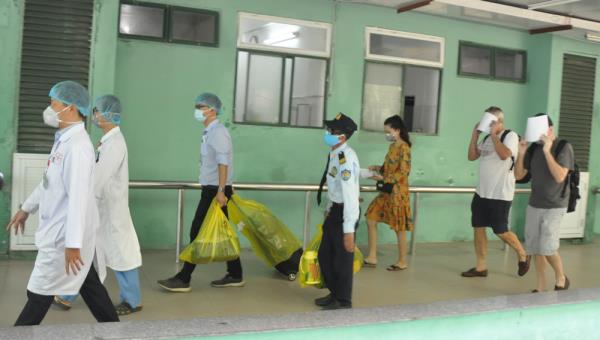 3 bệnh nhân đầu tiên nhiễm Covid-19 tại Đà Nẵng xuất viện