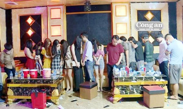 Bao trọn quán karaoke mở đại tiệc ma túy mừng sinh nhật