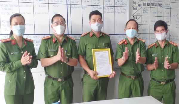 CAQ Thanh Khê khen thưởng đột xuất thành tích bắt đối tượng truy nã