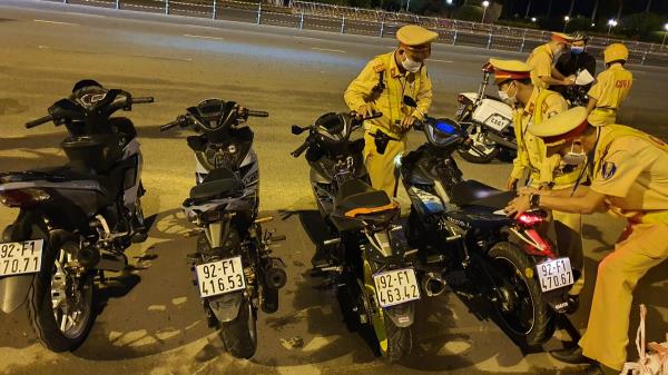 Xuyên đêm tuần tra, chốt chặn chống quái xế