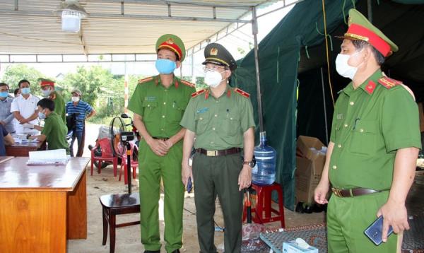 Công an Quảng Nam căng mình chống dịch