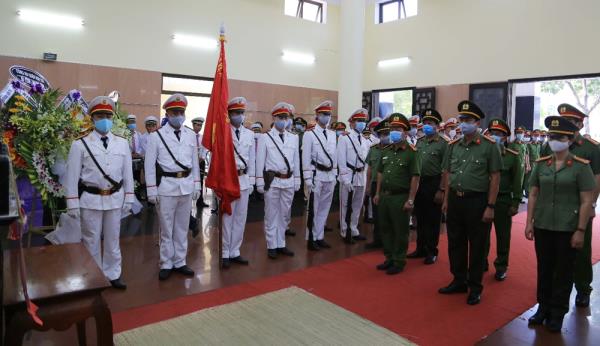 Nghẹn ngào tiễn đưa thiếu tá Đặng Thanh Tuấn