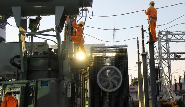 Ghi nhầm hóa đơn tiền điện: Đình chỉ công tác Phó giám đốc Công ty Điện lực Quảng Bình