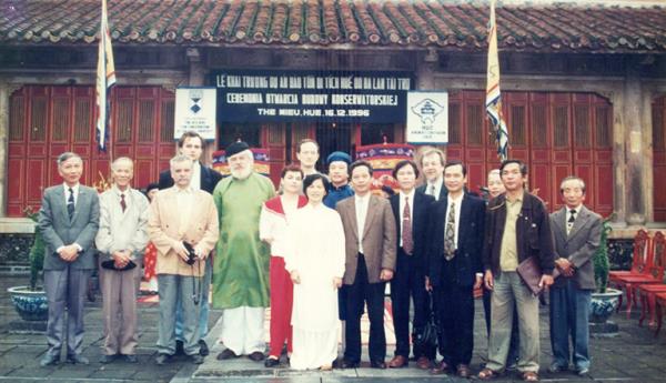 Khi chết hãy chôn tôi  ở Mỹ Sơn