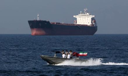 Iran chặn đứng vụ tấn công của cướp biển nhằm vào tàu chở dầu